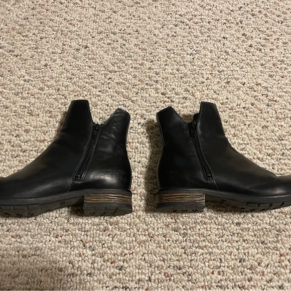 Taos Black ankle boots - Picture 3 of 3